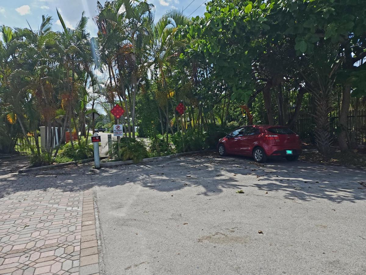 A4 - Endless Summer Rentals - Downtown Apartment Near Park, Ports, And Beach Fort Lauderdale Exterior photo